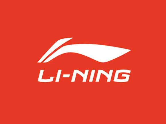 鞋类、服装、器材和配件产品