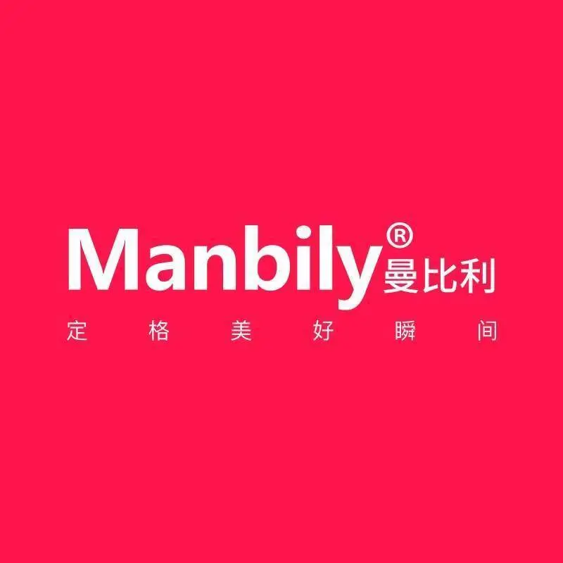 摄影三脚架